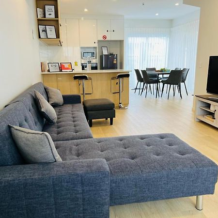 Central Modern 3-Bedroom,3- Bathroom House With Patio And Carpark- Lower Hutt City Centre Esterno foto