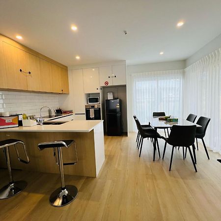 Central Modern 3-Bedroom,3- Bathroom House With Patio And Carpark- Lower Hutt City Centre Esterno foto