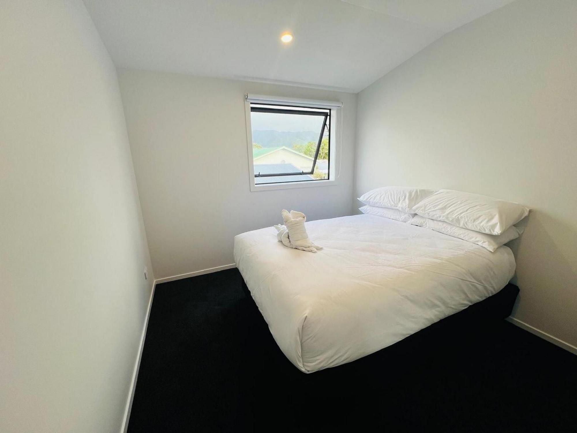 Central Modern 3-Bedroom,3- Bathroom House With Patio And Carpark- Lower Hutt City Centre Esterno foto