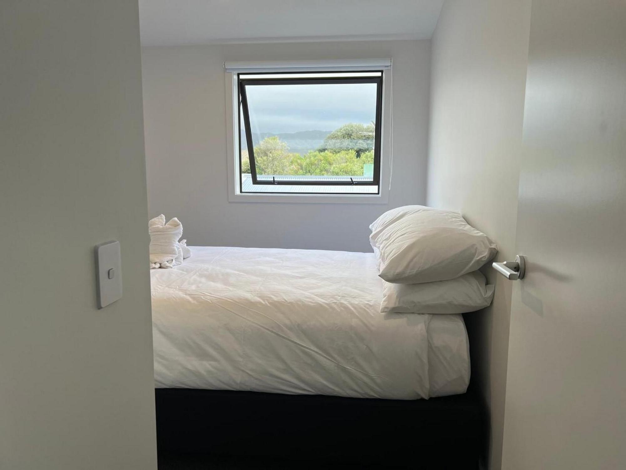 Central Modern 3-Bedroom,3- Bathroom House With Patio And Carpark- Lower Hutt City Centre Esterno foto