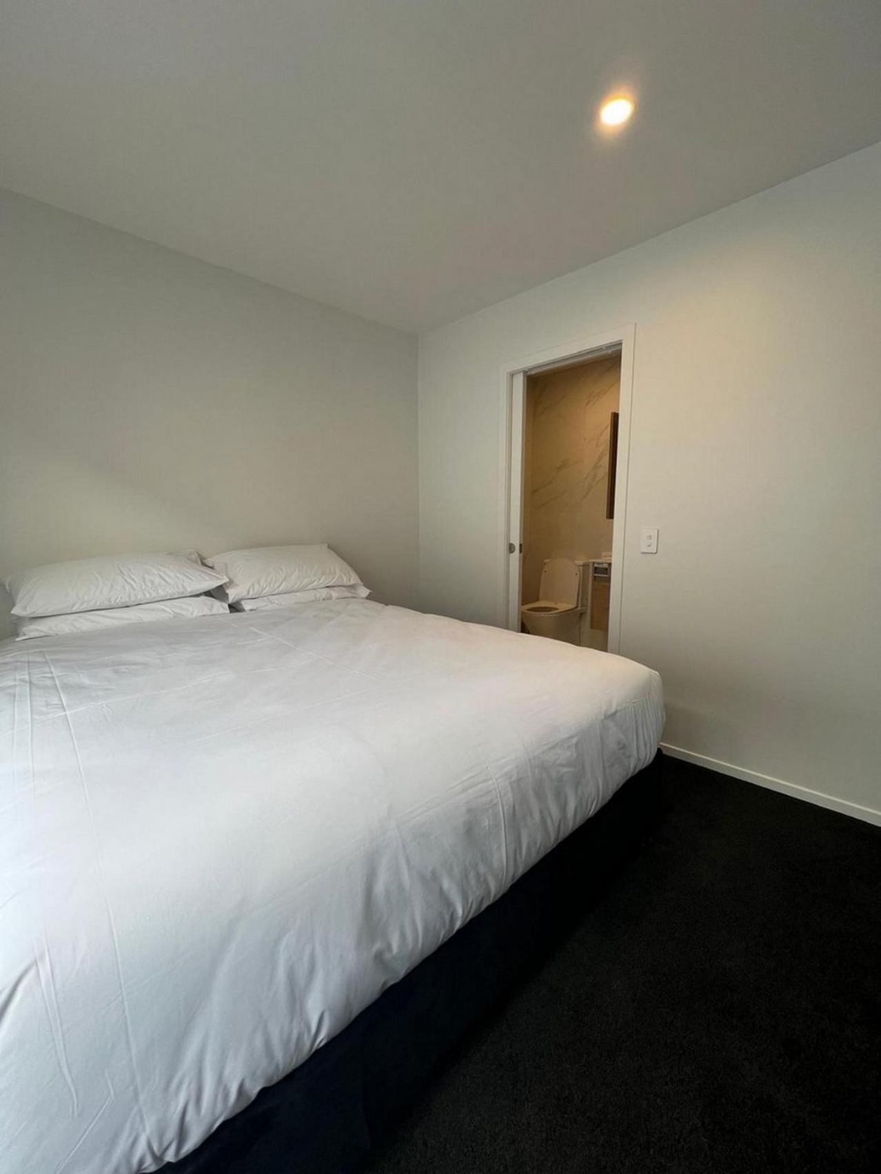 Central Modern 3-Bedroom,3- Bathroom House With Patio And Carpark- Lower Hutt City Centre Esterno foto