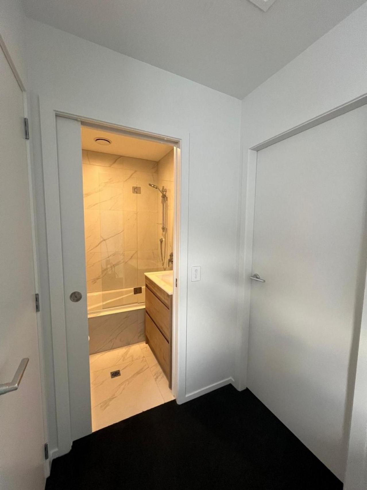 Central Modern 3-Bedroom,3- Bathroom House With Patio And Carpark- Lower Hutt City Centre Esterno foto