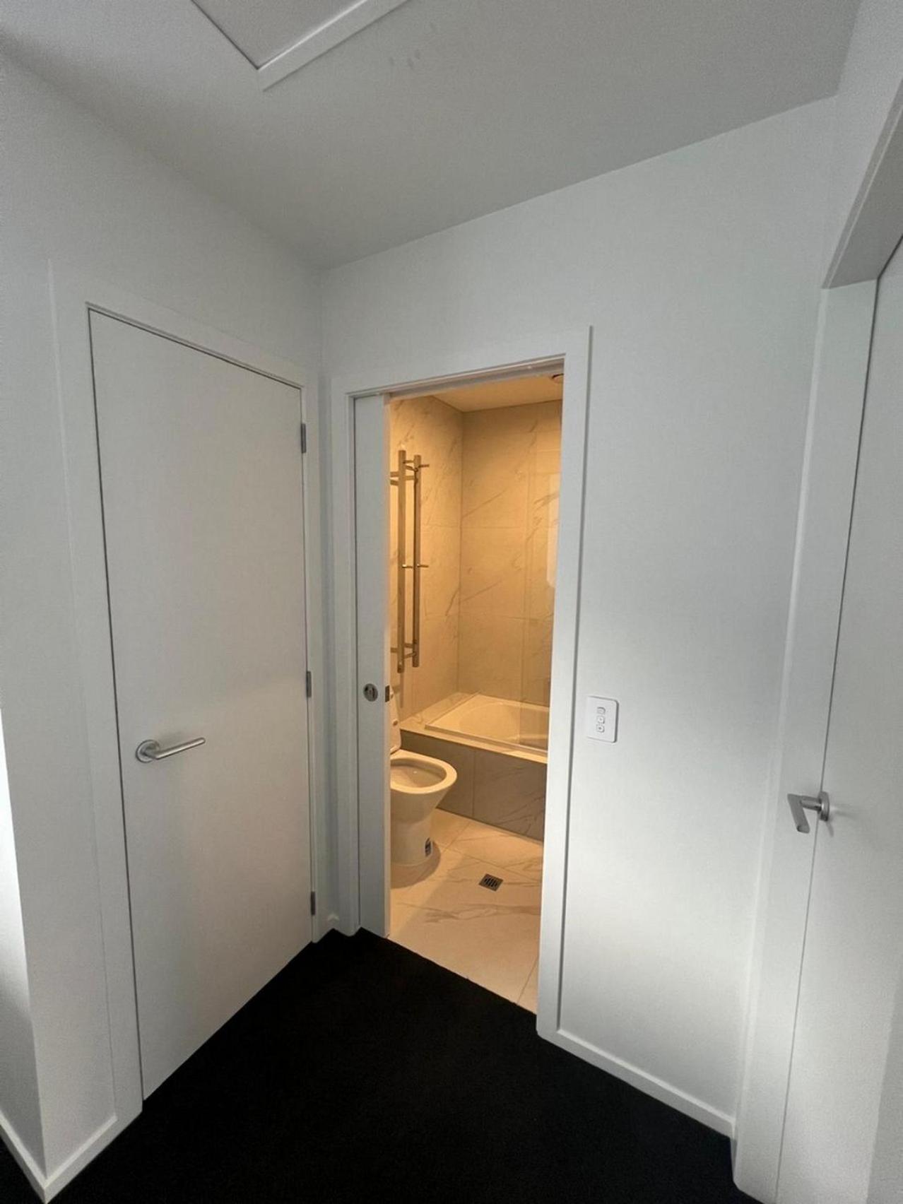 Central Modern 3-Bedroom,3- Bathroom House With Patio And Carpark- Lower Hutt City Centre Esterno foto